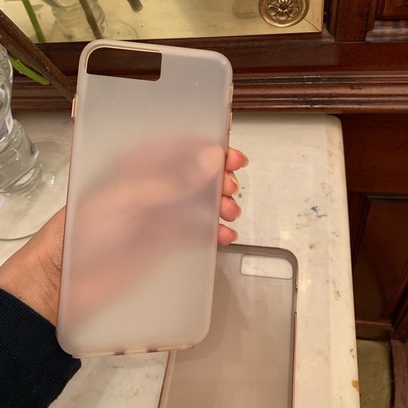 Glittery IPhone 7 Plus/ 8 plus case💫 - Picture 7 of 8